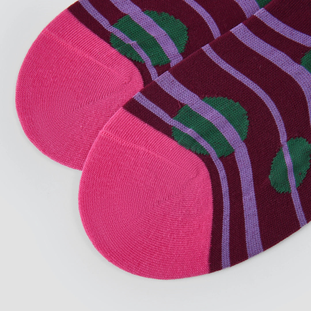 "Artisan Series" Women's 3D Jacquard No-Show Socks 5-Pack - sock set showing secure grip comfort