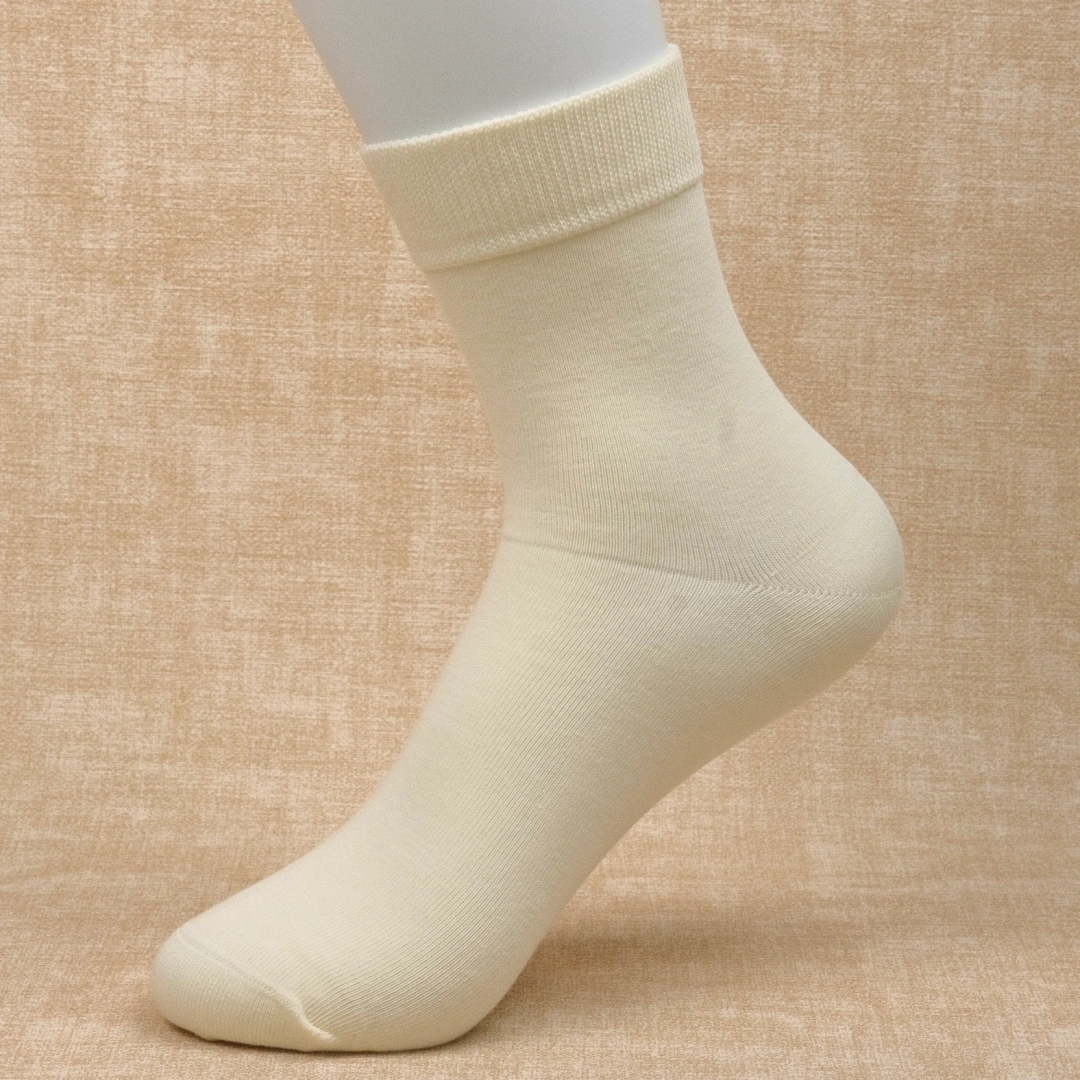 Women's 98% Cotton 5" Quarter Heather Socks - product photo showing soft cotton-rich comfort