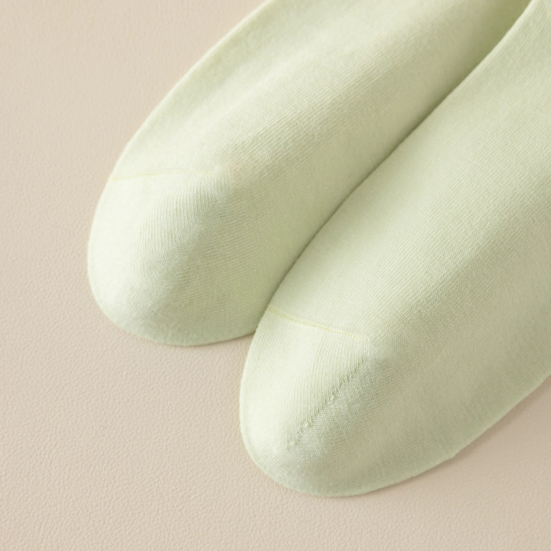 Women's 98% Cotton Non-Binding Relaxed Fit Socks