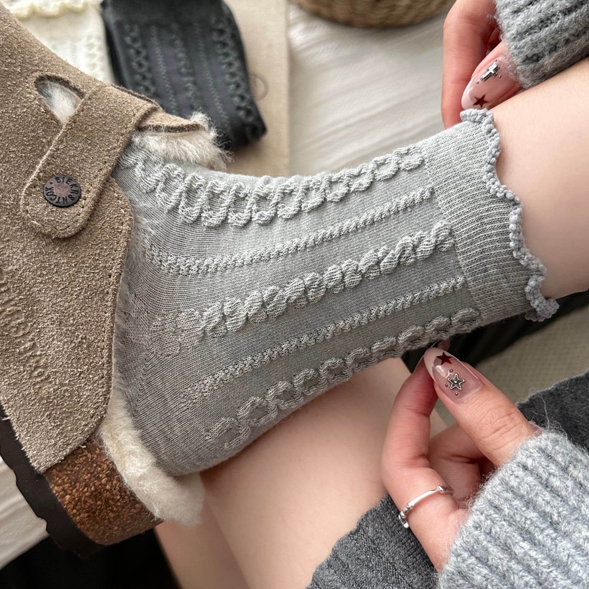 Women's Frilly Lettuce Edge Crew Socks - Single Pair