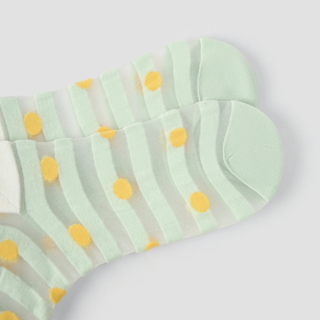 Aura Wave Retro Sheer Graphic Socks 3-Pack - sock set showing secure grip comfort