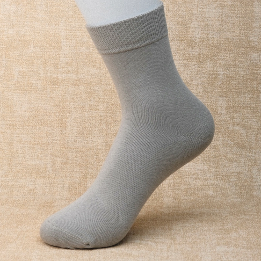 Women's 98% Cotton 5" Quarter Heather Socks - product photo showing soft cotton-rich comfort
