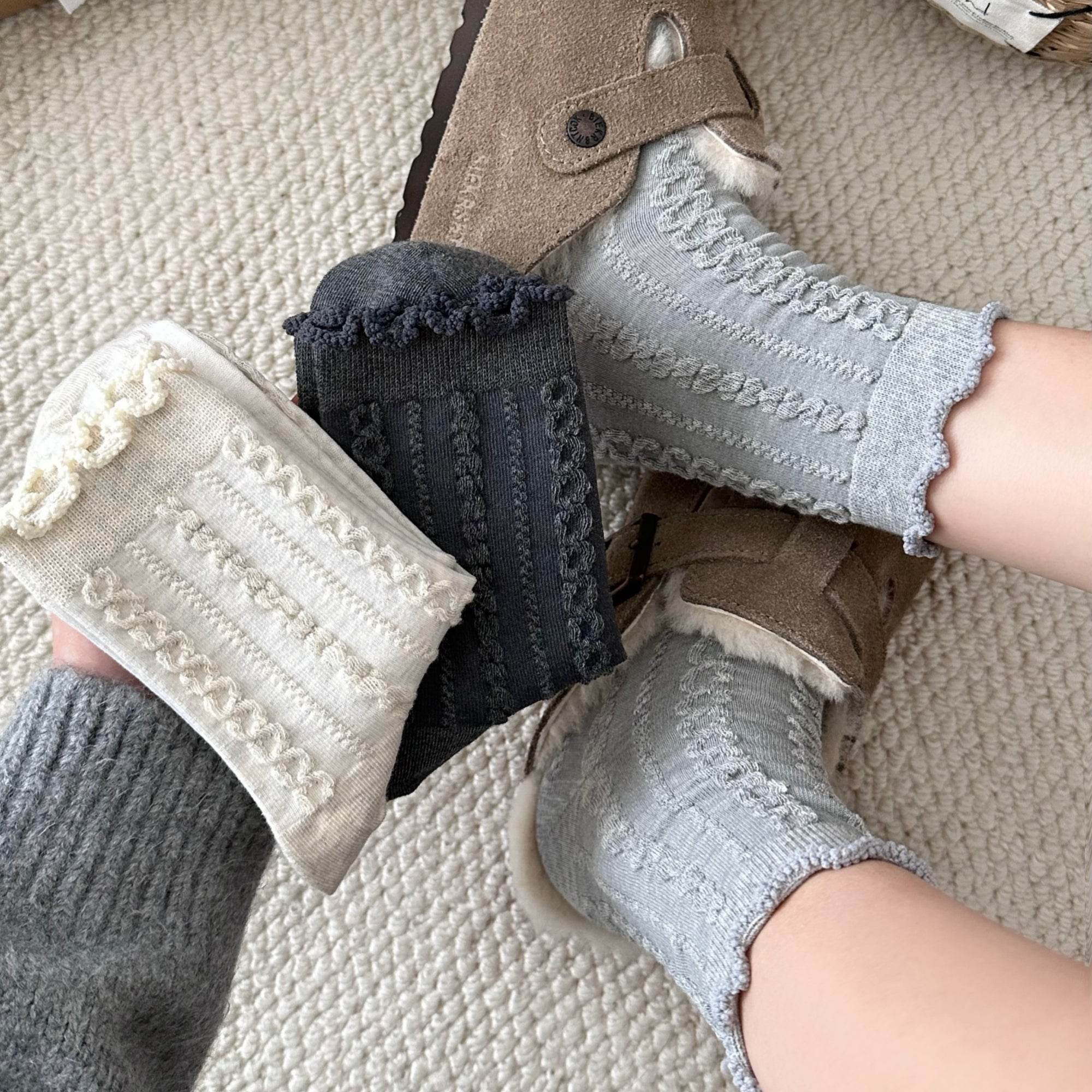 Women's Frilly Lettuce Edge Crew Socks - Single Pair