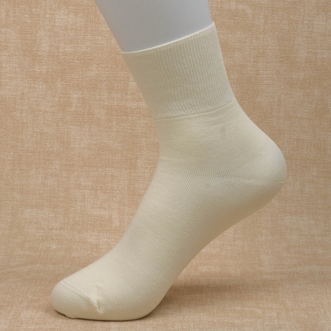 Women's 98% Cotton Non-Binding Quarter Socks - product photo showing soft cotton-rich comfort