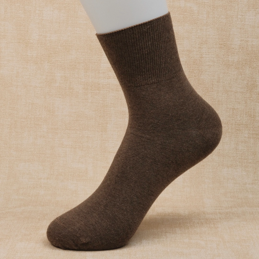 Women's 98% Cotton Non-Binding Quarter Socks - product photo showing soft cotton-rich comfort