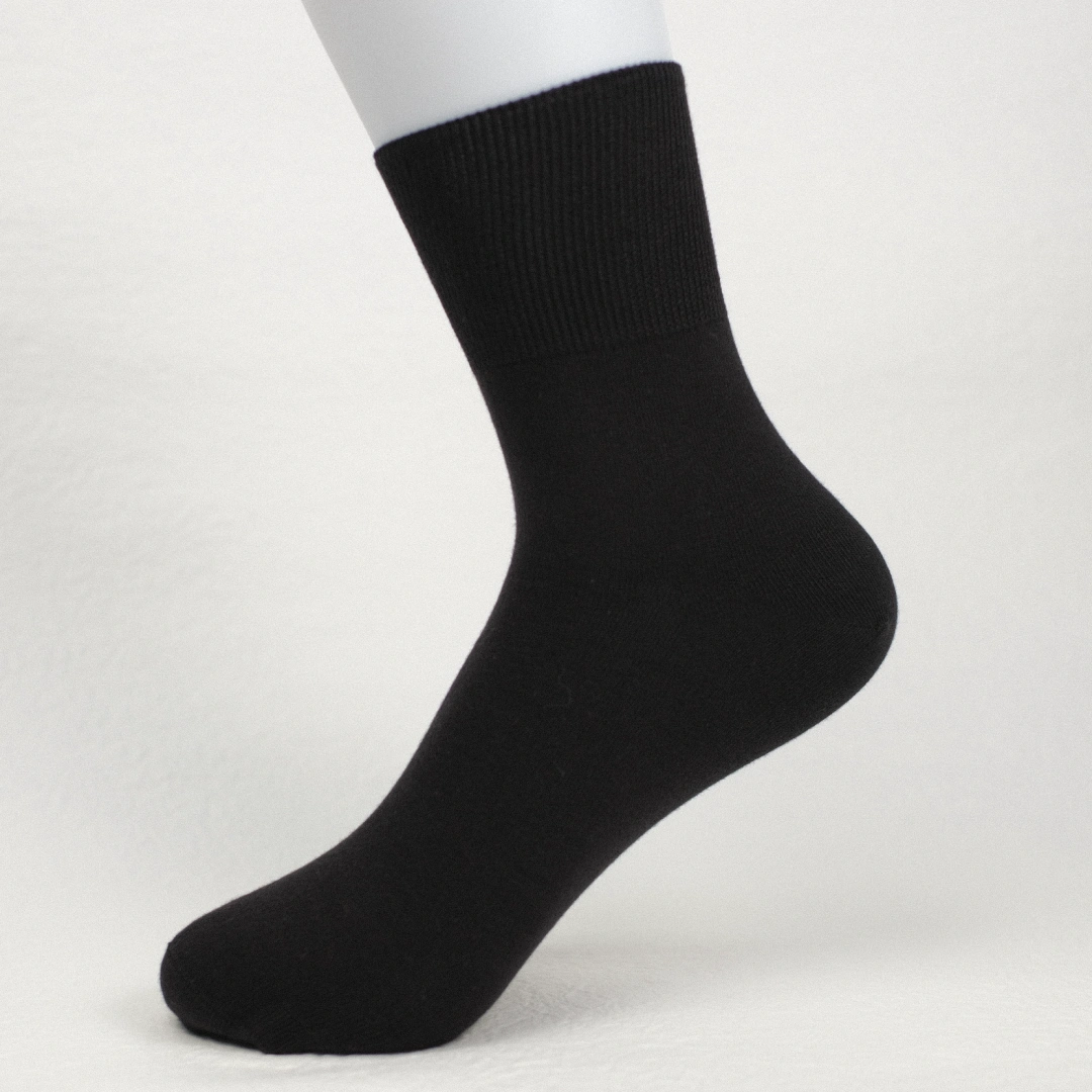 Women's 98% Cotton Relaxed-Fit Heather Crew Socks - product photo showing soft cotton-rich comfort