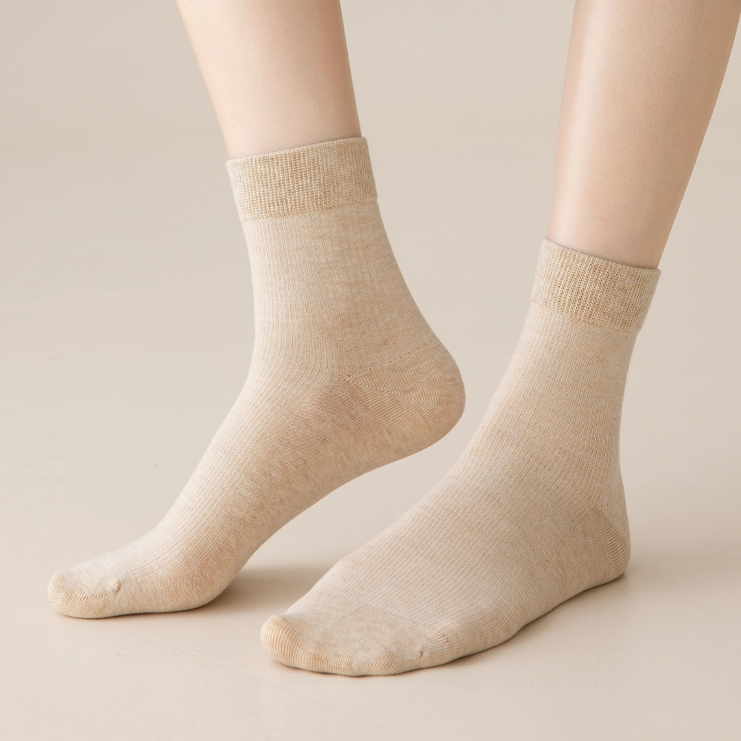 Women's 98% Cotton Fine-Ribbed Quarter Socks