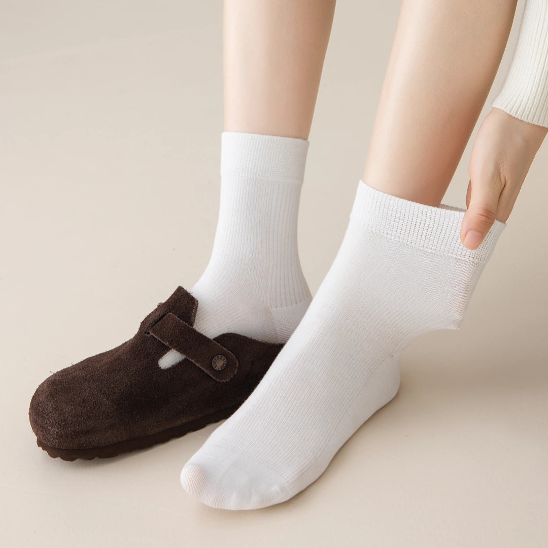 Women's 98% Cotton Fine-Ribbed Quarter Socks