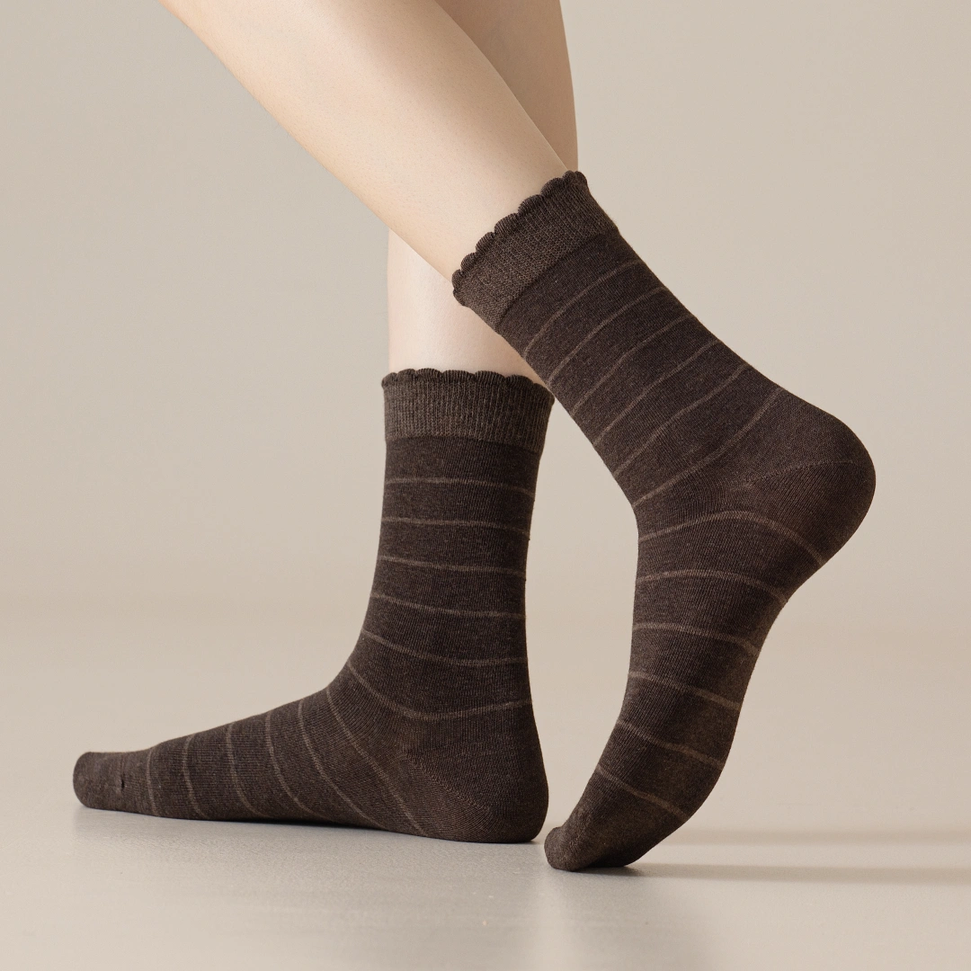 Women's 98% Premium Cotton Fine-Striped Scallop-Trim Crew Socks
