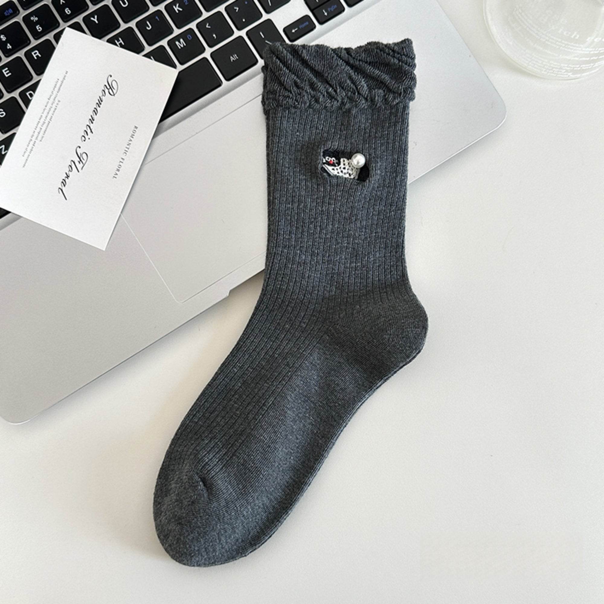 Women's Dainty Pearl Cat Ruffle Socks - Single Pair