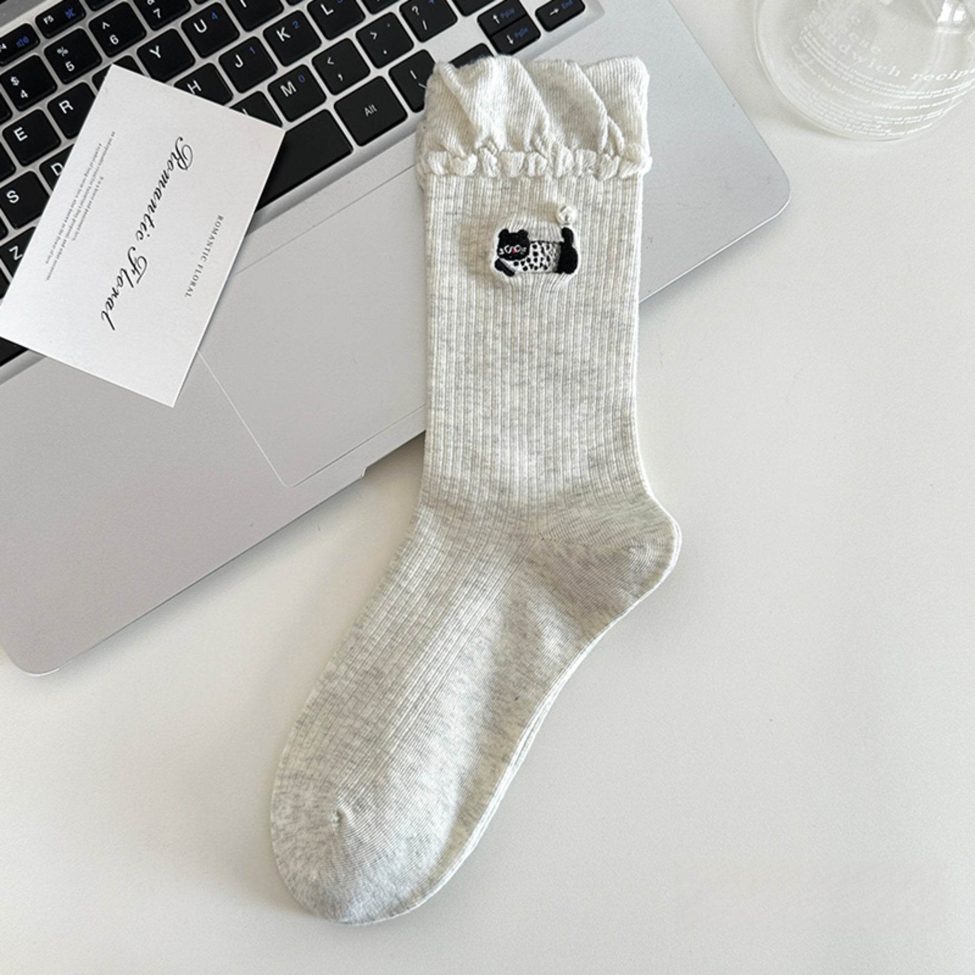Women's Dainty Pearl Cat Ruffle Socks - Single Pair